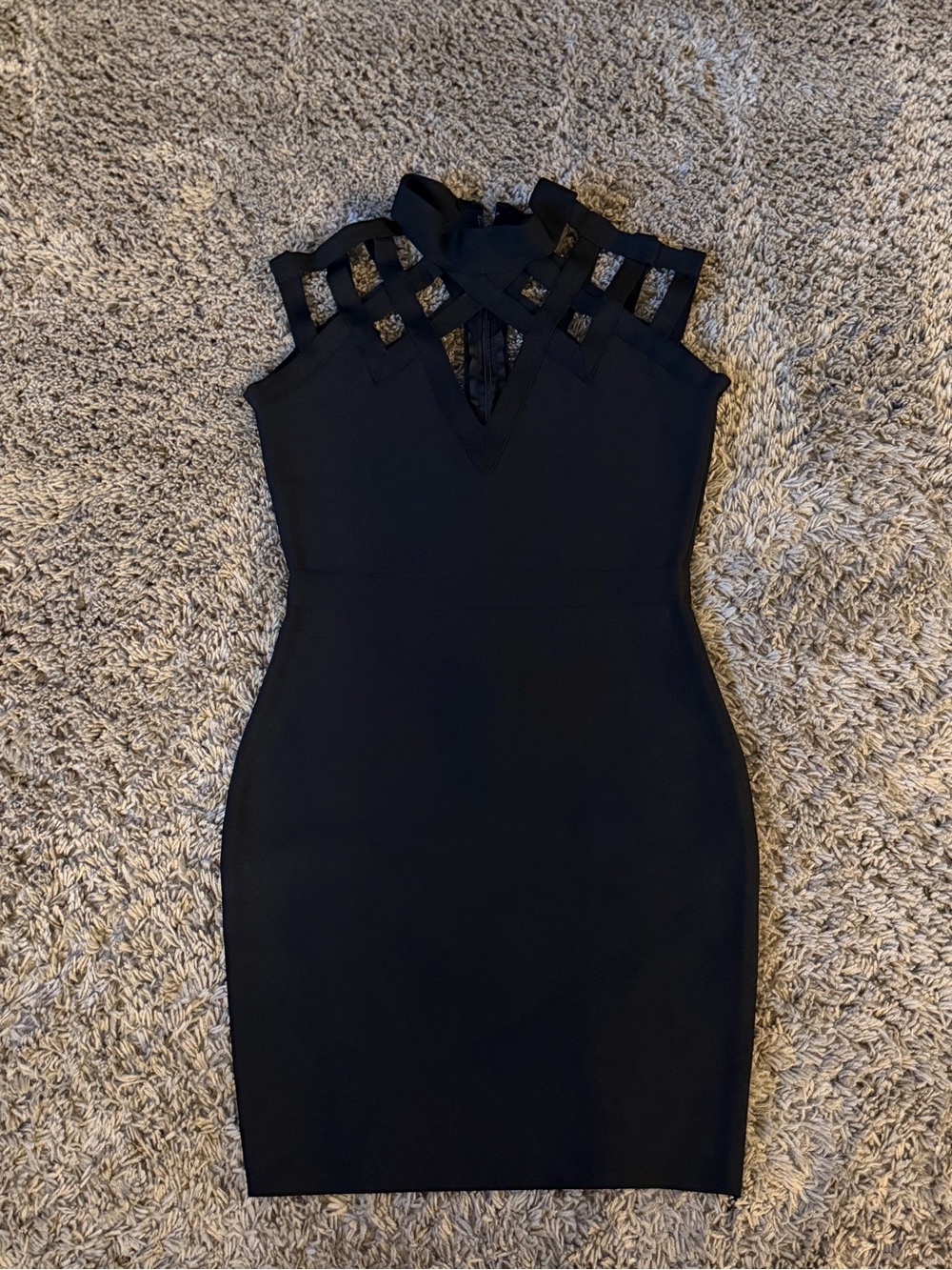 Chic Black Strappy Halter Bodycon Dress